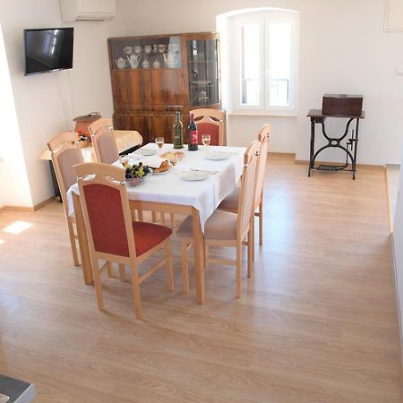 Apartment Rado Vrbnik Extérieur photo