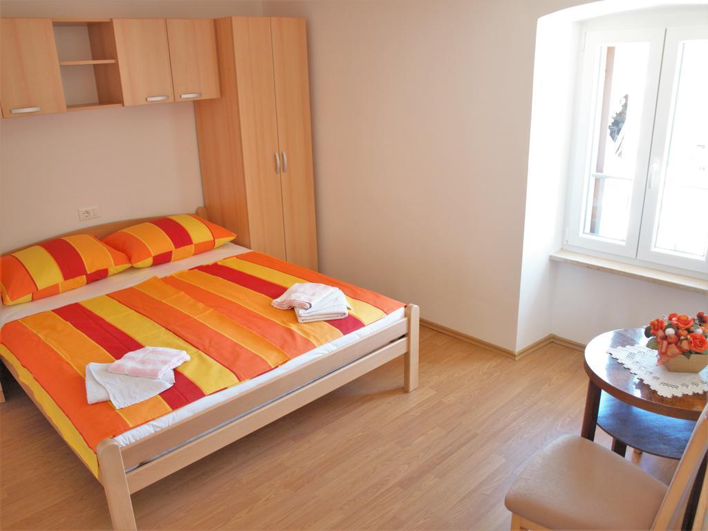 Apartment Rado Vrbnik Extérieur photo